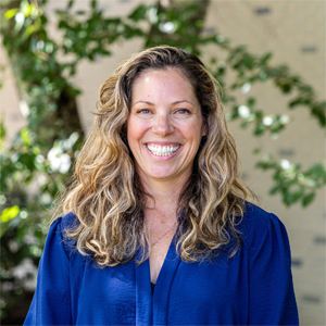 erin-hopkins-headshot